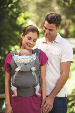 Infantino Cuddle Up Ergonomic Hoodie Draagzak BK-05331 30 Infantino Cuddle Up Ergonomic Hoodie Draagzak BK-05331 -Baby Kinderwagen Serie Winkel infantino cuddle up hoodie carrier bk05331 8