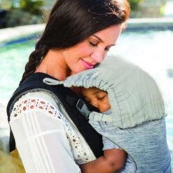 Infantino Go Forward Draagzak BK-200202 22 Infantino Go Forward Draagzak BK-200202 -Baby Kinderwagen Serie Winkel infantino go forward draagzak bk 200202 met capuchon