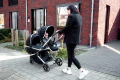 Ding Amigo Black/Rose Tandem Duowagen DI-191706 -Baby Kinderwagen Serie Winkel mamaloes di 191704 ding tandem stroller amigo lifestyle 08 1